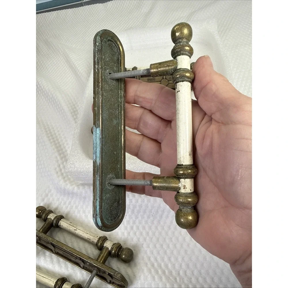 5 VTG. AMEROCK BRASS/WHITE, 5